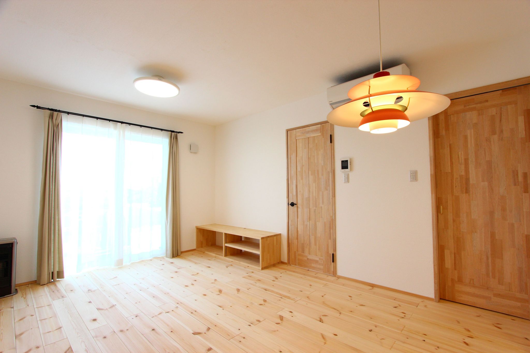 やわらかな光が入る、ひとり暮らしにちょうどいいお部屋